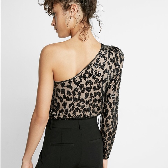 One shoulder Express top - Picture 3 of 8